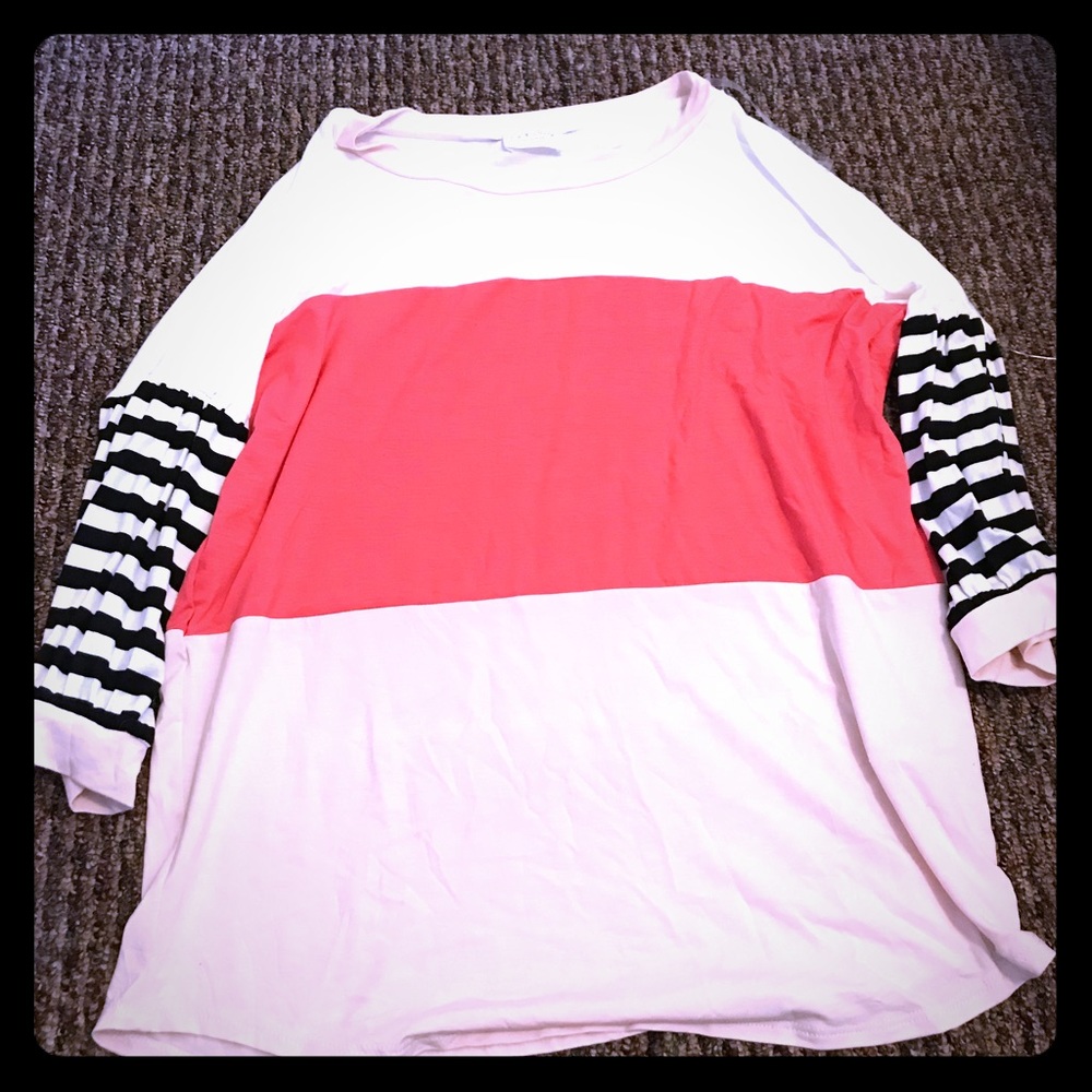 Women’s new boutique 123 story top